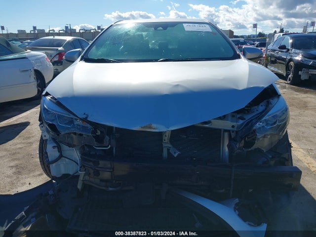 Toyota COROLLA SE 2018 5YFBURHE4JP811955 Image 13