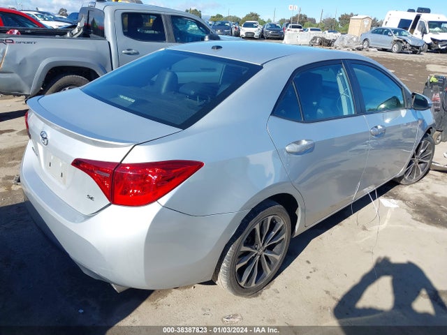Toyota COROLLA SE 2018 5YFBURHE4JP811955 Image 4