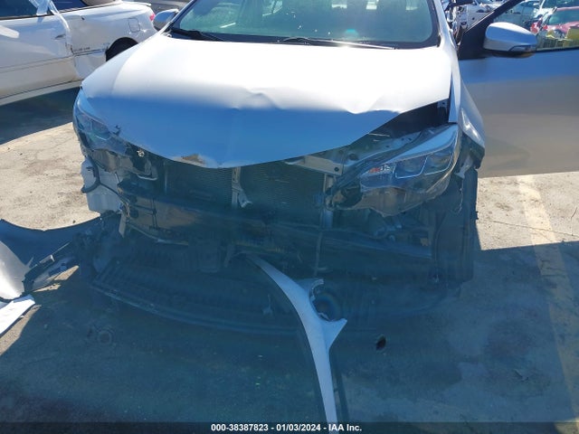 Toyota COROLLA SE 2018 5YFBURHE4JP811955 Image 6