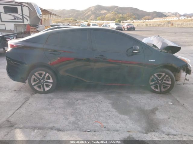JTDKARFU5G3019057 Toyota Prius Three Touring