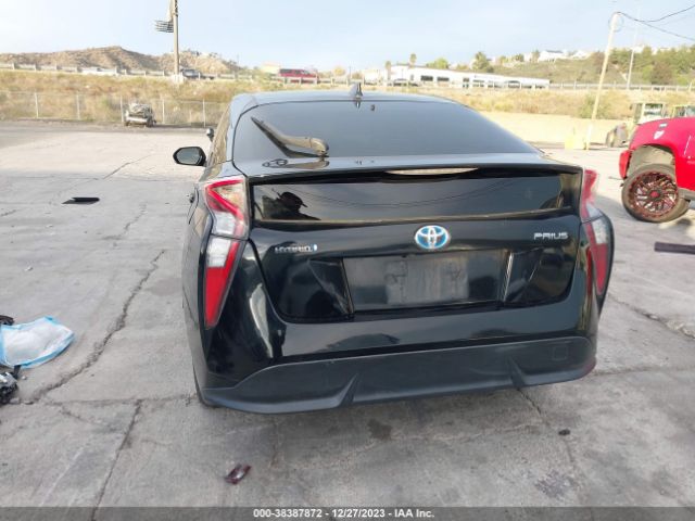 JTDKARFU5G3019057 Toyota Prius Three Touring