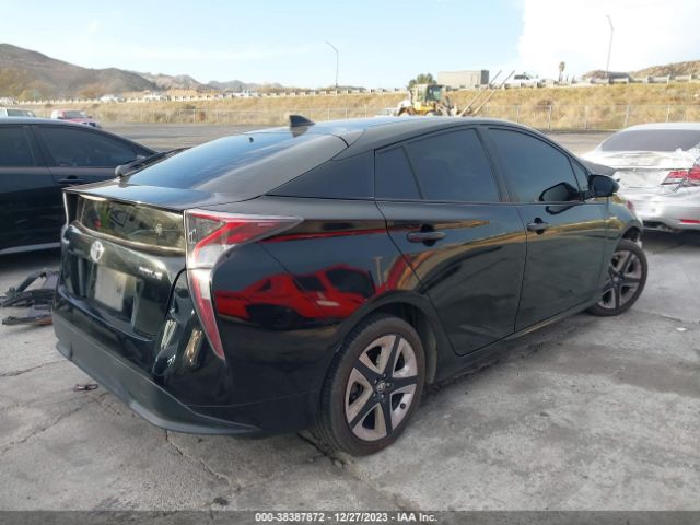 JTDKARFU5G3019057 Toyota Prius Three Touring