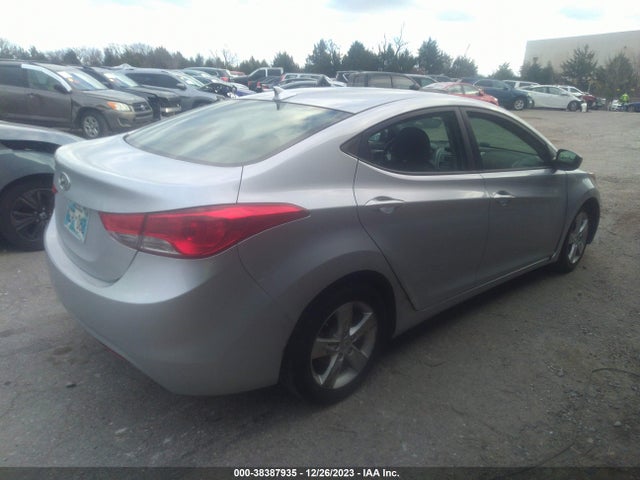 2013 HYUNDAI ELANTRA VIN: 5NPDH4AE0DH371454