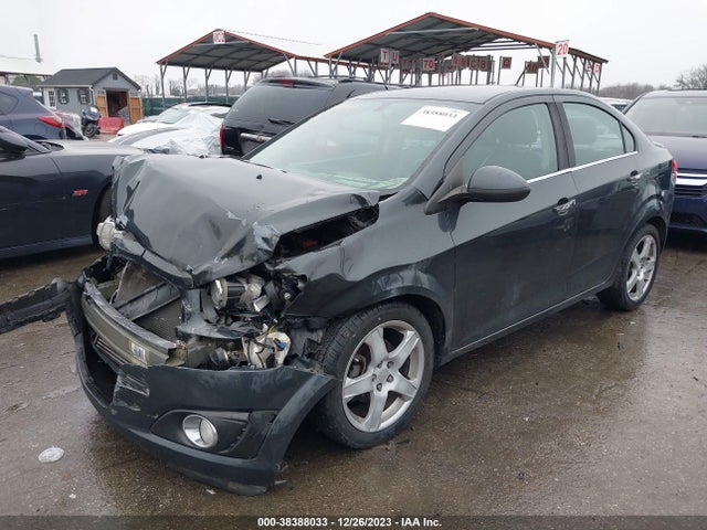 Chevrolet Sonic Ltz Auto 2014 1G1JE5SB4E4228321 Image 2