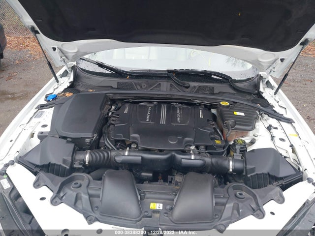 2015 JAGUAR XF SAJWJ0FF5F8U58096 Photo 9