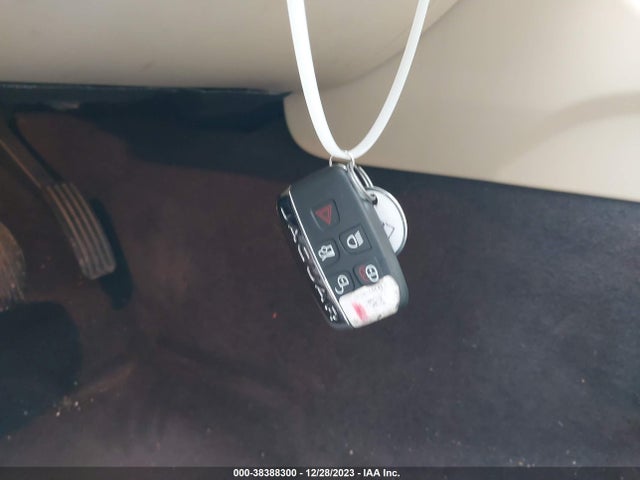 2015 JAGUAR XF SAJWJ0FF5F8U58096 Photo 10