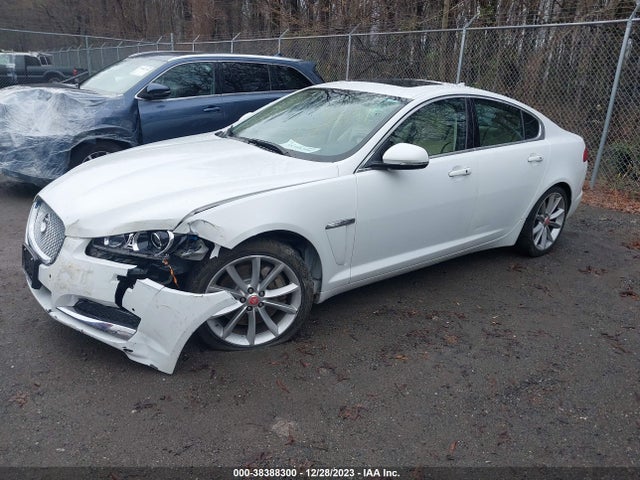2015 JAGUAR XF SAJWJ0FF5F8U58096 Photo 1