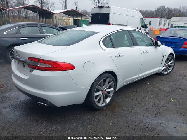 2015 JAGUAR XF SAJWJ0FF5F8U58096 Photo 3