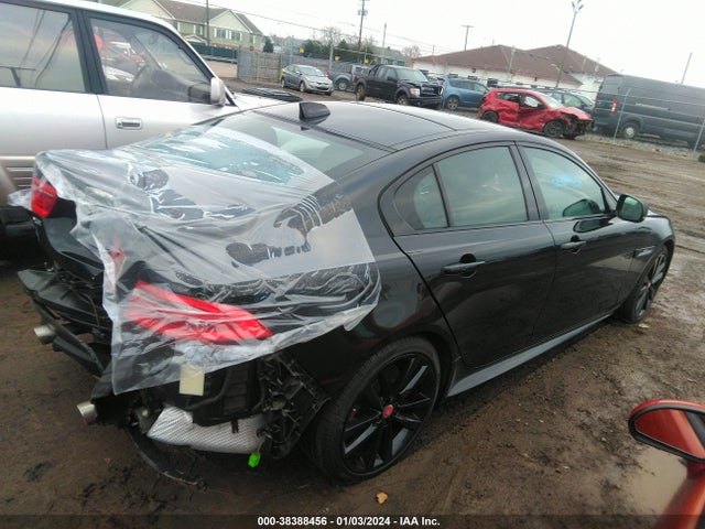 2019 JAGUAR XE SAJAF4GXXKCP46522 Photo 3