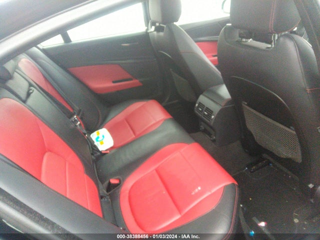 2019 JAGUAR XE SAJAF4GXXKCP46522 Photo 7