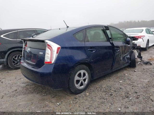 Toyota Prius Two 2014 JTDKN3DU2E0379227 Image 4