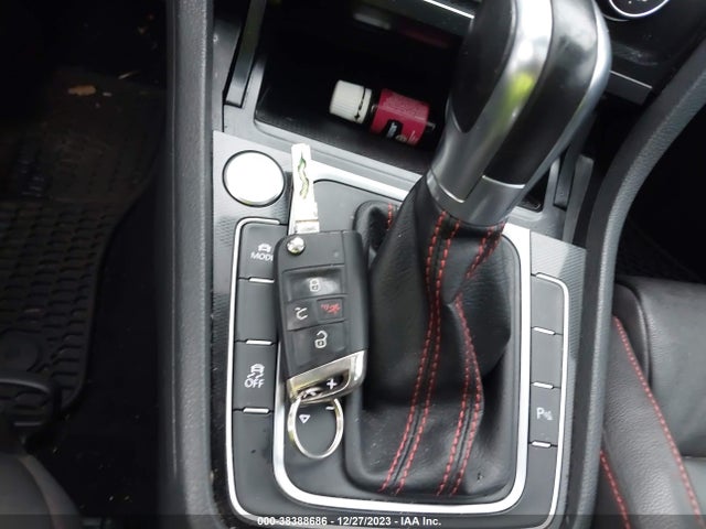 3VW4T7AU9FM094627 Volkswagen Golf Gti 2.0t Se 4-door