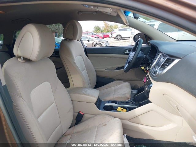 2016 HYUNDAI TUCSON SE VIN: KM8J23A45GU166451