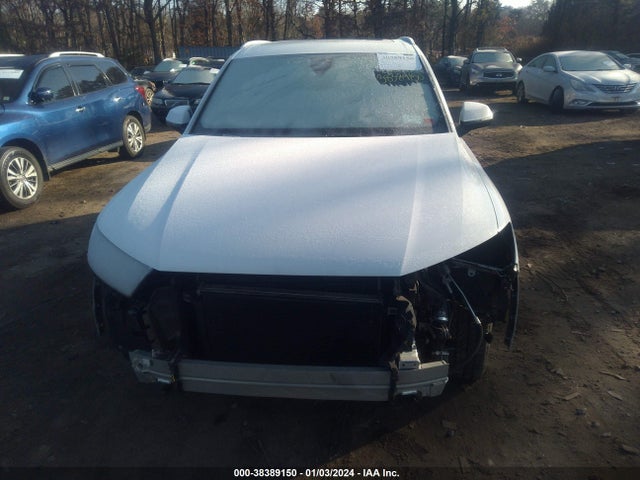 WA1LHAF79JD012328 Audi Q7 2.0t Premium