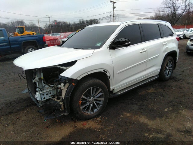 Toyota Highlander Xle 2017 5TDJZRFH3HS430156 Image 2