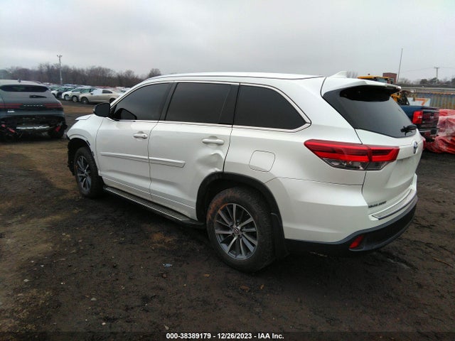 Toyota Highlander Xle 2017 5TDJZRFH3HS430156 Image 3