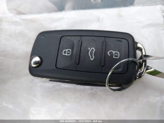 1VWAA7A37JC029866 Volkswagen Passat 2.0t R-line/2.0t S
