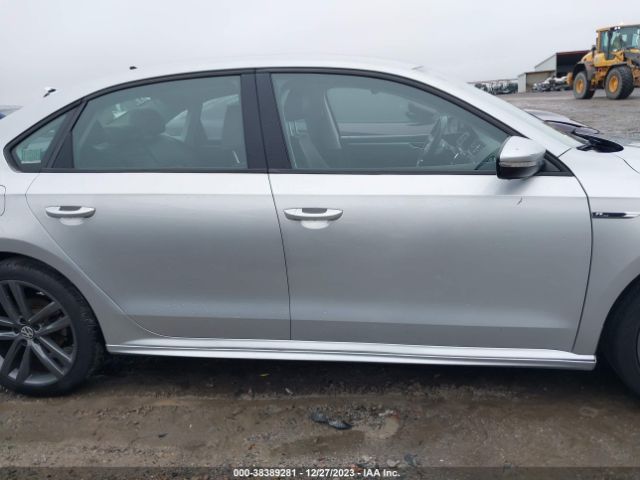 1VWAA7A37JC029866 Volkswagen Passat 2.0t R-line/2.0t S