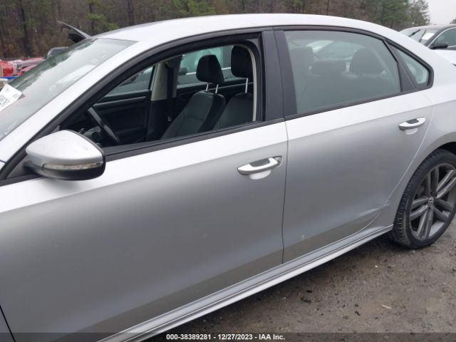 1VWAA7A37JC029866 Volkswagen Passat 2.0t R-line/2.0t S