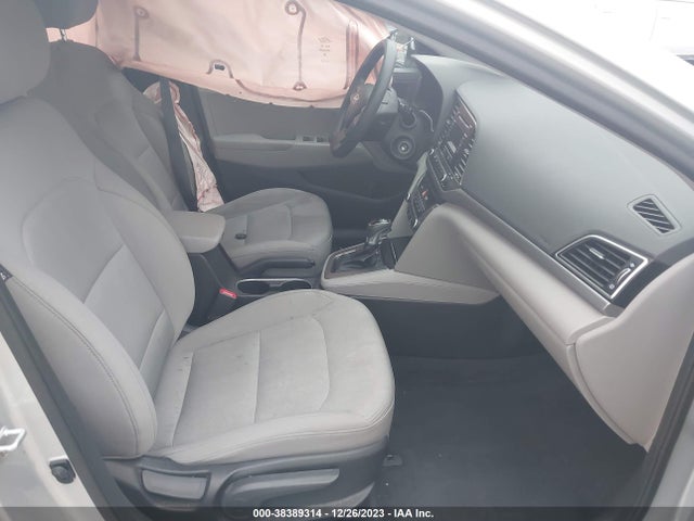 2017 HYUNDAI ELANTRA SE VIN: 5NPD74LF4HH140801