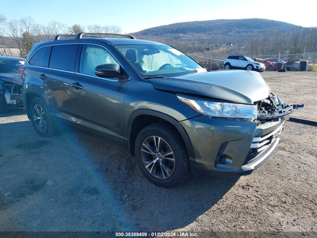 Toyota Highlander Le 2019 5TDBZRFH0KS942002 Image 1