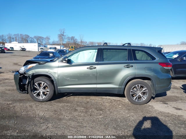 Toyota Highlander Le 2019 5TDBZRFH0KS942002 Image 14