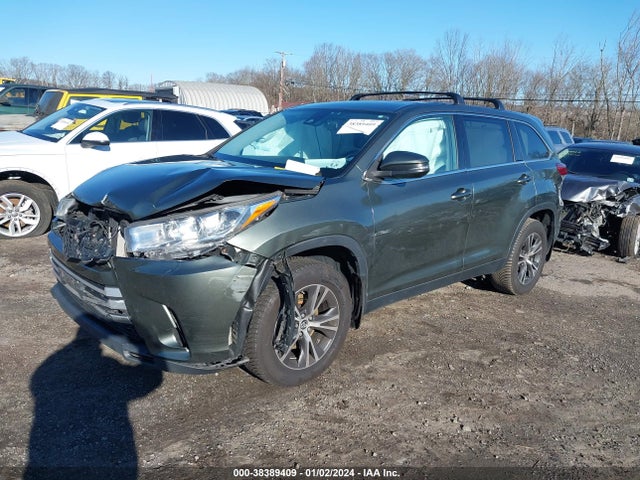 Toyota Highlander Le 2019 5TDBZRFH0KS942002 Image 2