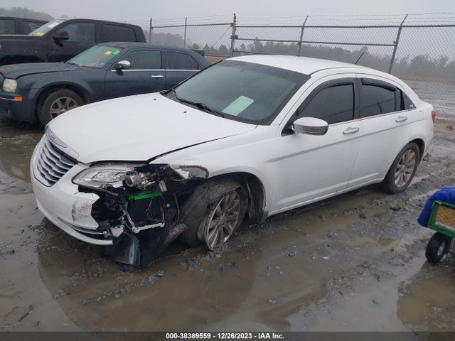 Chrysler 200 Limited 2014 1C3CCBCG8EN150297 Image 2