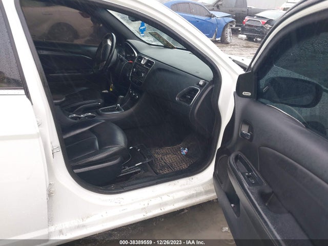 1C3CCBCG8EN150297 Chrysler 200 Limited