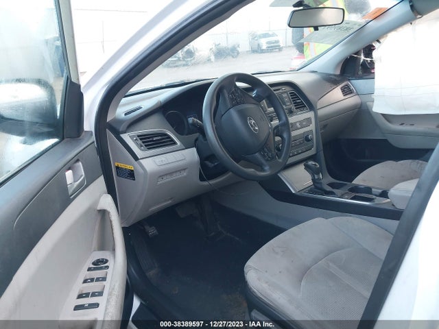 2015 HYUNDAI SONATA SE VIN: 5NPE24AF6FH002096