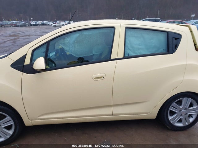 Chevrolet Spark 1lt Auto 2014 KL8CD6S90EC521184 Image 14