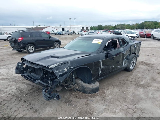 Dodge Challenger Sxt 2018 2C3CDZAG9JH161742 Image 2