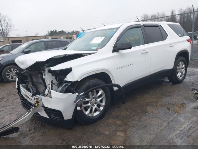 Chevrolet Traverse Ls 2018 1GNEVFKW8JJ113323 Image 2