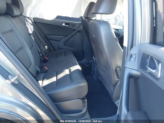 2017 VOLKSWAGEN TIGUAN 2.0T/2.0T S VIN: WVGBV7AX9HK024386