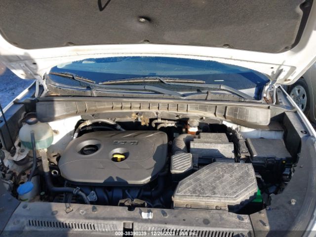 KM8J3CA41GU035062 Hyundai TUCSON SE