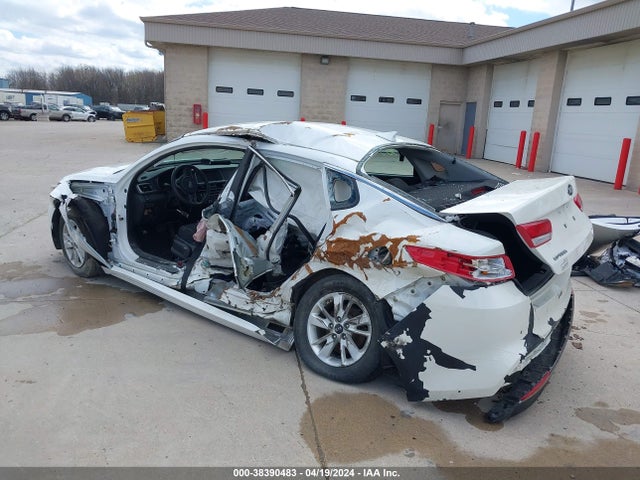 KIA Optima Lx 2018 5XXGT4L33JG190931 Image 3