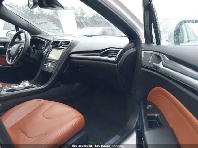 3FA6P0RU6KR204337 Ford Fusion Hybrid Titanium