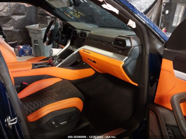 ZPBUA1ZL0NLA18224 Lamborghini Urus Graphite Capsule/pearl Capsule
