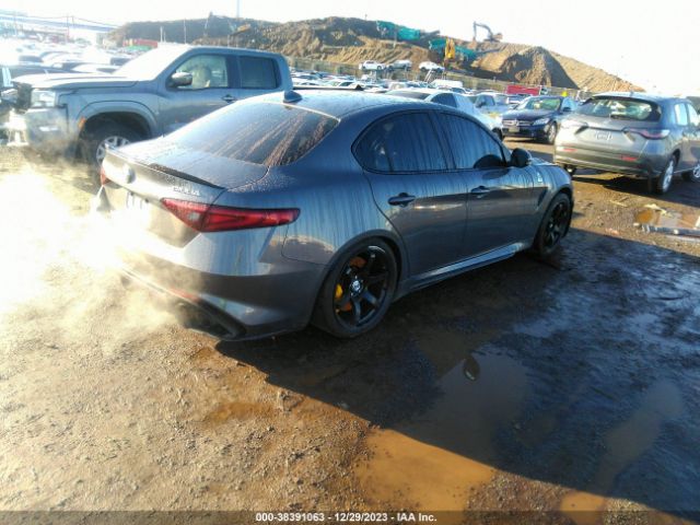 ZARFAEAV2H7558018 Alfa Romeo Giulia Quadrifoglio Rwd