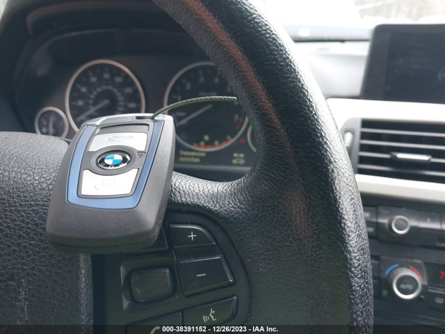 BMW 320i Xdrive 2014 WBA3C3G5XENS72716 Image 11