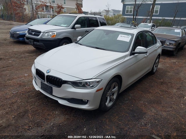 BMW 320i Xdrive 2014 WBA3C3G5XENS72716 Image 2