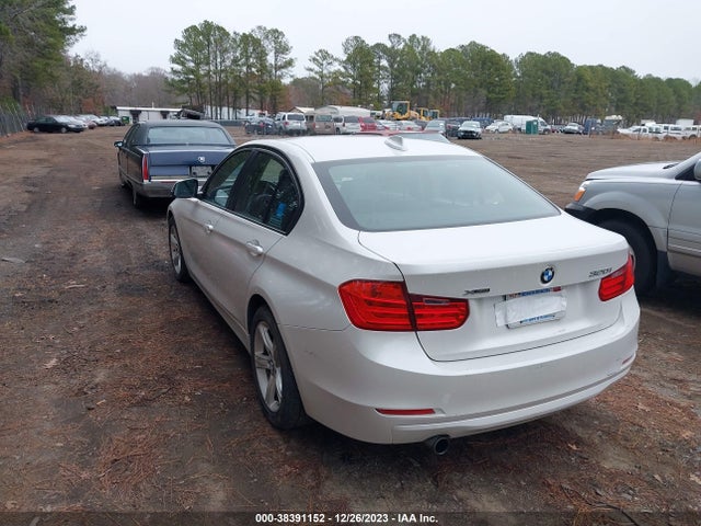 BMW 320i Xdrive 2014 WBA3C3G5XENS72716 Image 3