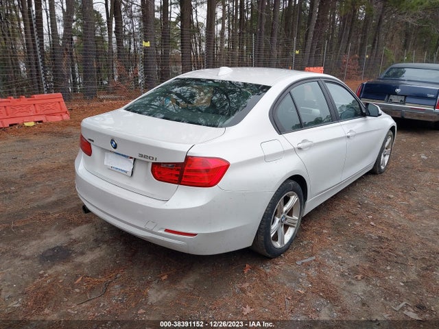 BMW 320i Xdrive 2014 WBA3C3G5XENS72716 Image 4