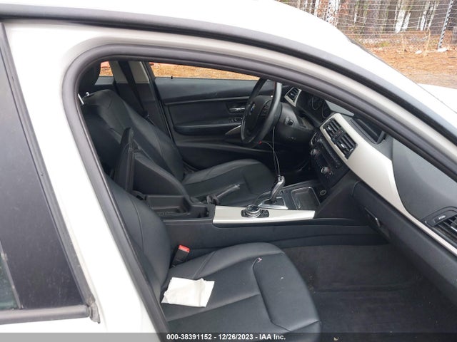 BMW 320i Xdrive 2014 WBA3C3G5XENS72716 Image 5