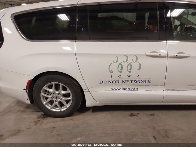 2C4RC1CG8NR166289 Chrysler Voyager Lx