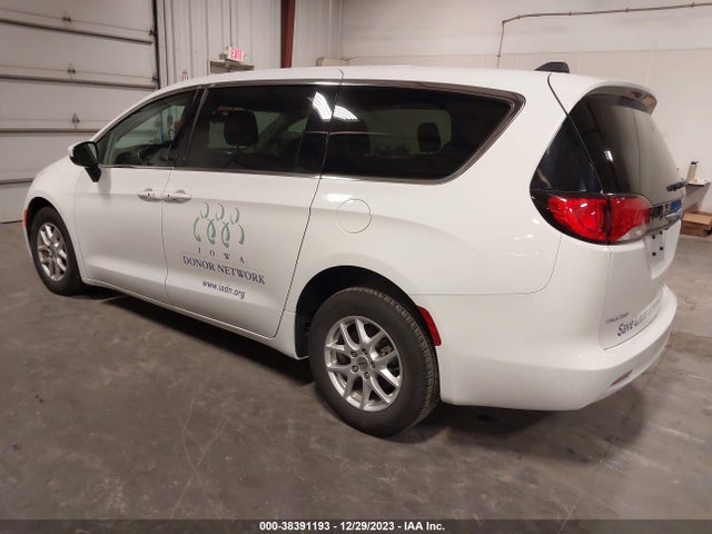 2C4RC1CG8NR166289 Chrysler Voyager Lx