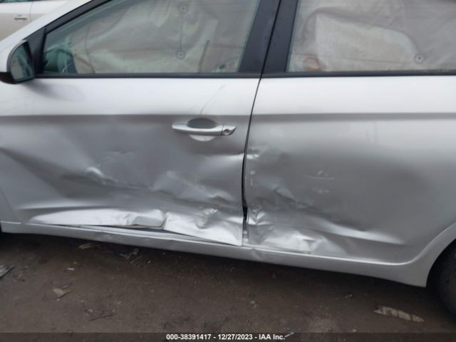 5NPD84LF8JH224557 Hyundai ELANTRA SEL