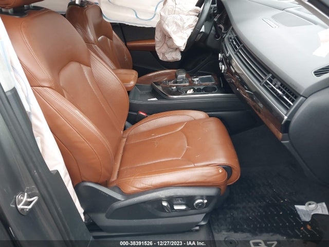 Audi Q7 3.0t Premium 2017 WA1VAAF76HD021835 Image 5