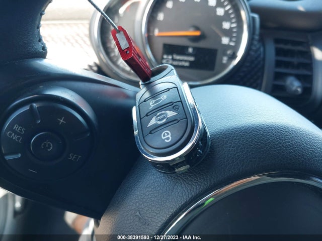 2017 MINI CONVERTIBLE WMWWG9C56H3C80602 Photo 10
