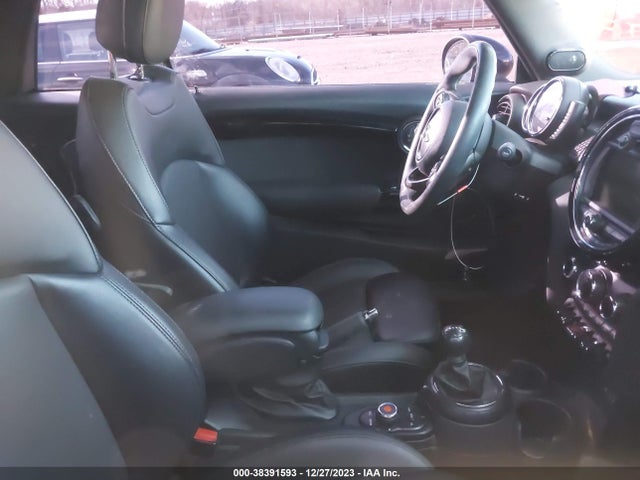 2017 MINI CONVERTIBLE WMWWG9C56H3C80602 Photo 4